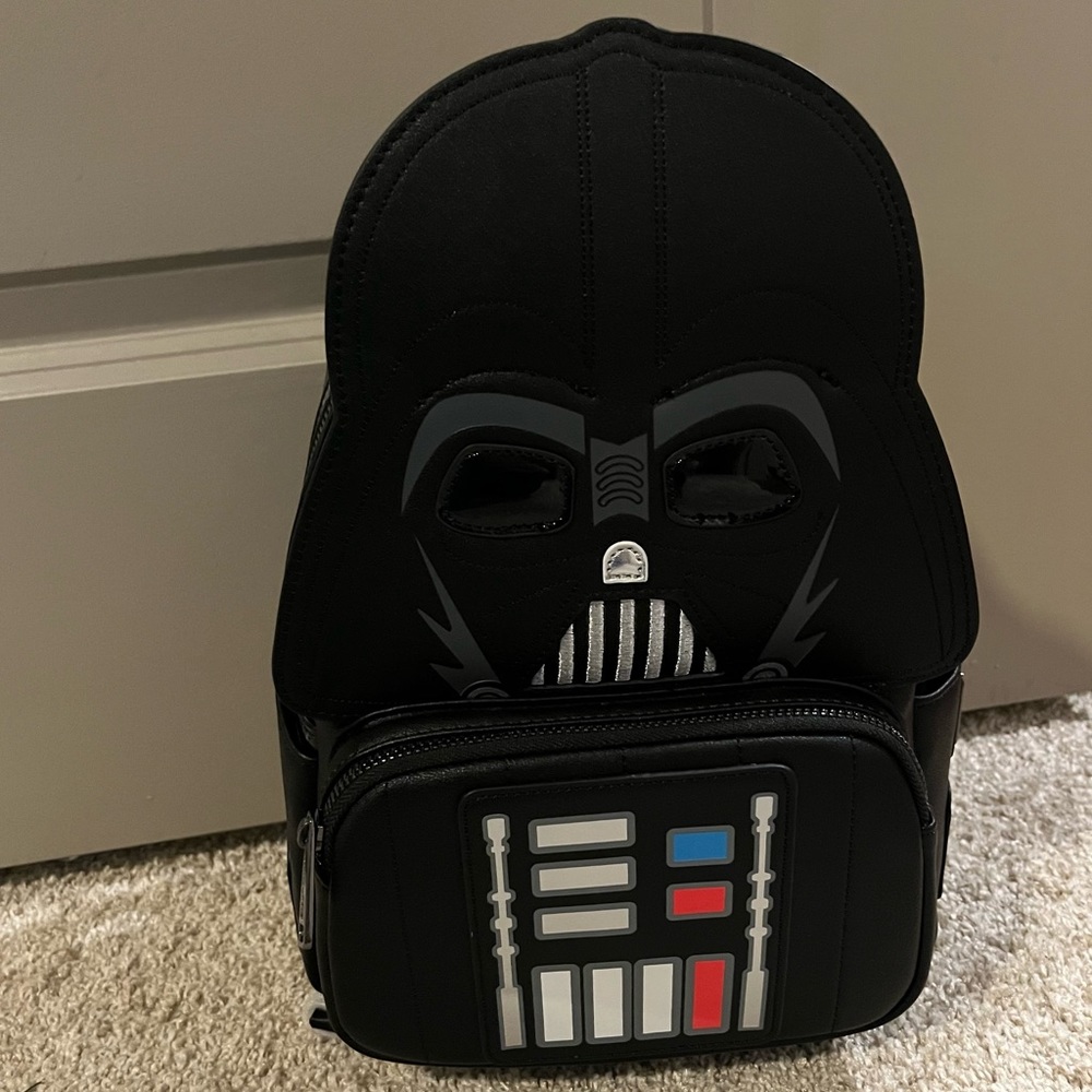 Darth Vader glow in the dark Disney loungefly